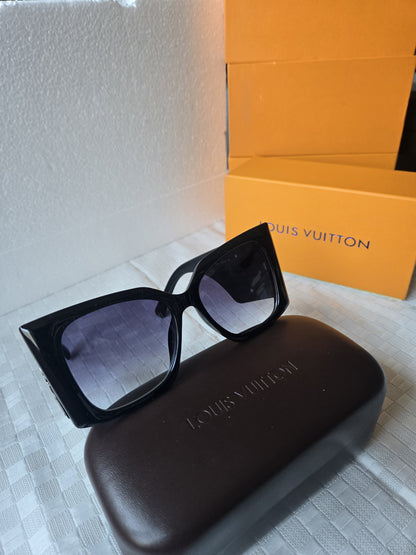 Lentes Fashion Premium Estilo LV | Negro | Incluye Estuche y Accesorios